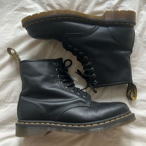 Doc marten air wair boots